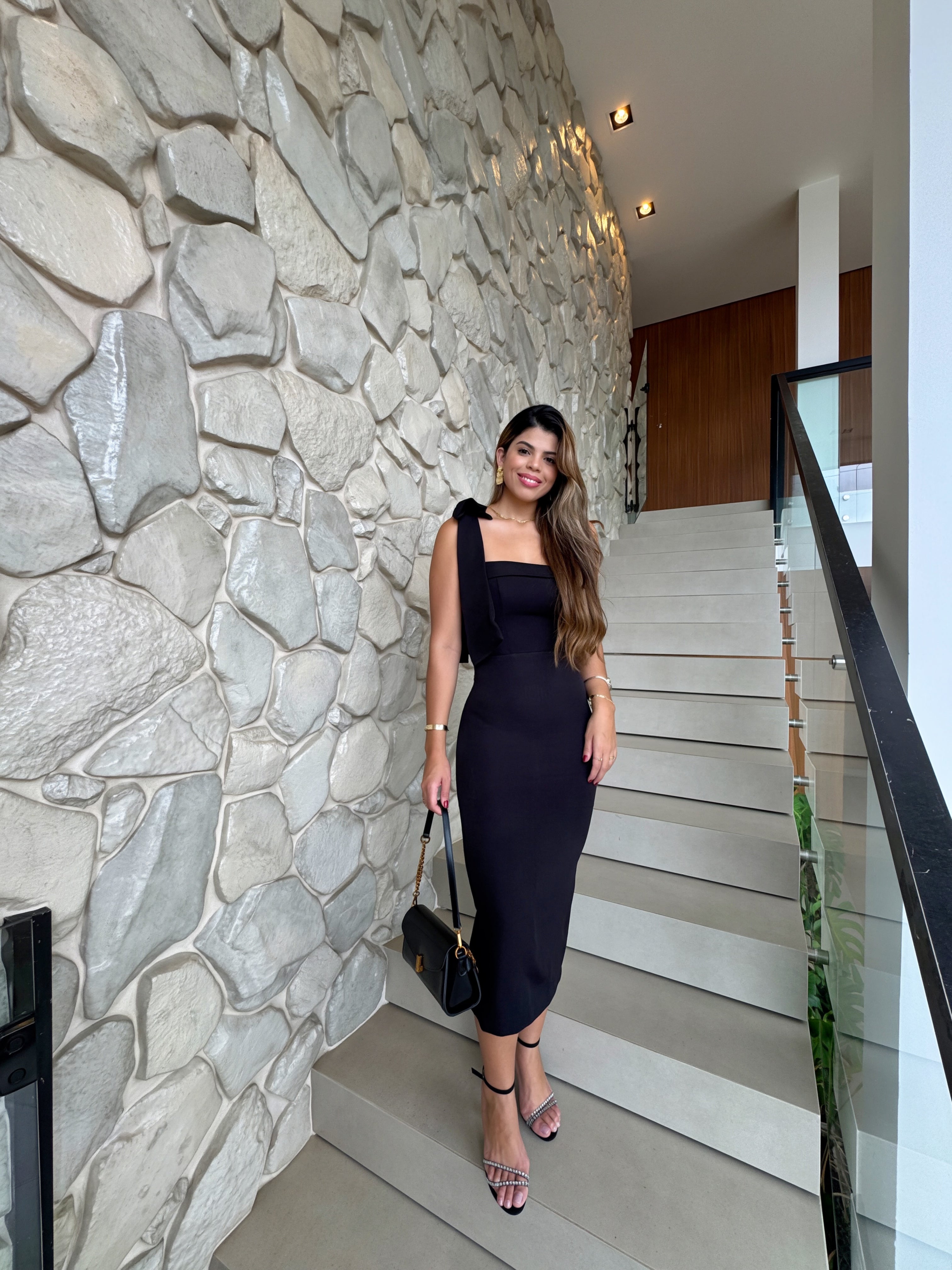 Vestido Mídi Alfaiataria com Laço no ombro Serena