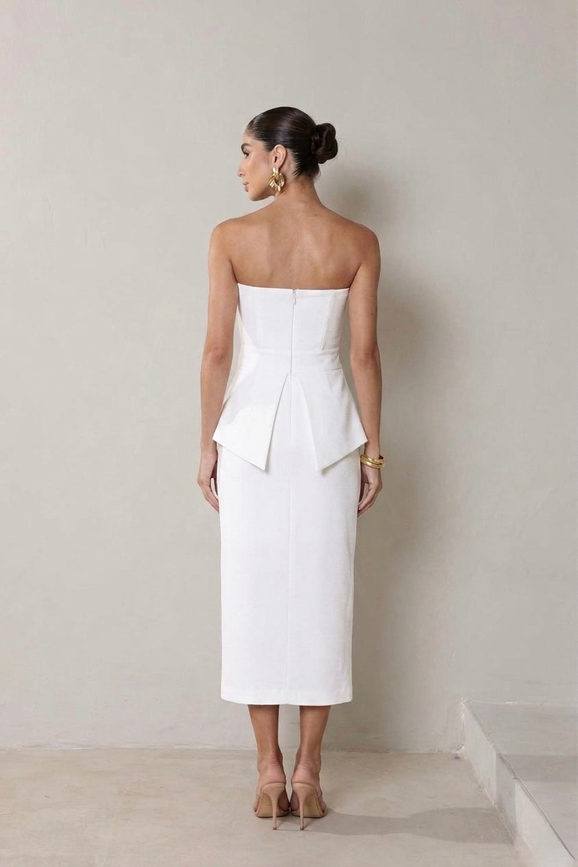 Vestido Midi tomara que caia Alfaiataria Mônaco